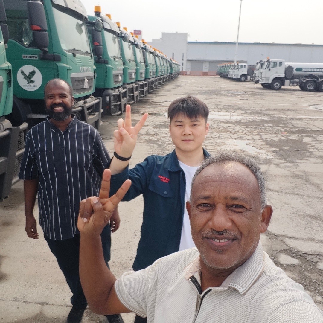 Latest company Cases about Customers from Sudan came to visit our factory
